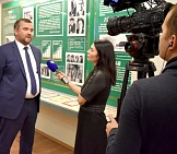 Лучших работников завода поздравили с наступающим праздником. Телеканал Кварц