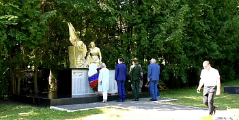 Участие в митинге памяти у Братских захоронений на городском кладбище Красная горка в Подольске /июнь 2020г./